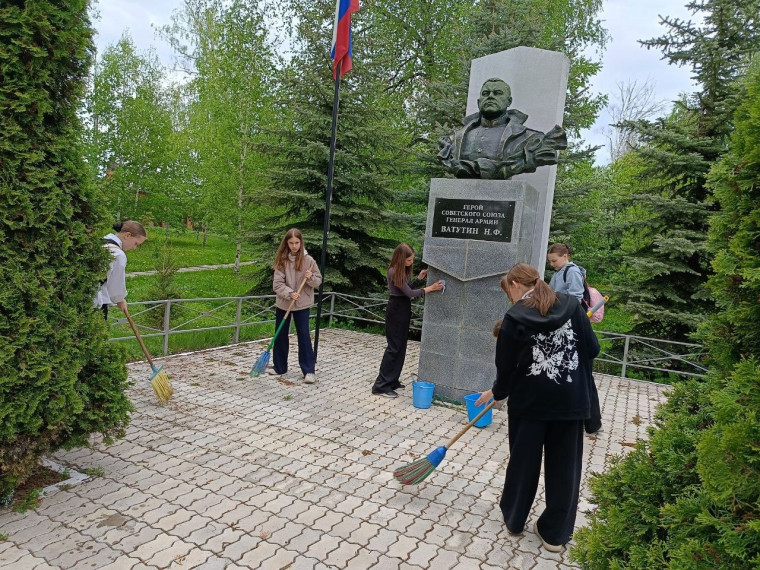 Благоустройство накануне Дня Победы.