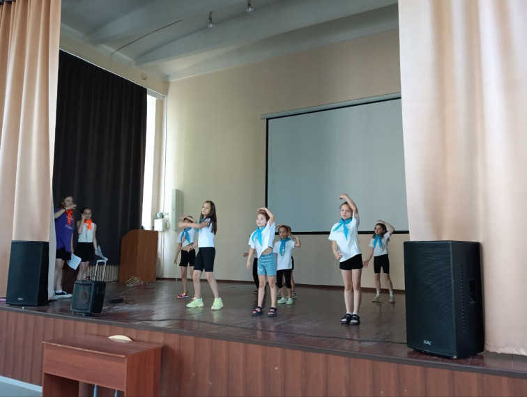 "Шоу талантов" в пришкольном лагере "Дружба".